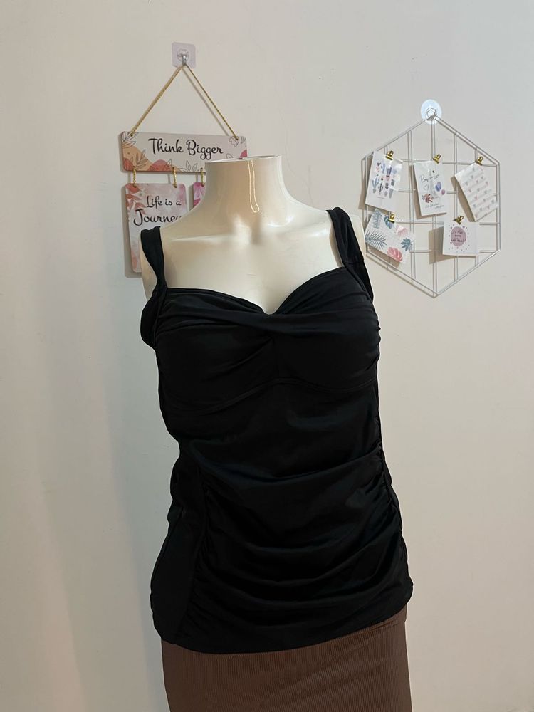 Black Padded Top 🖤No bra needed ✨