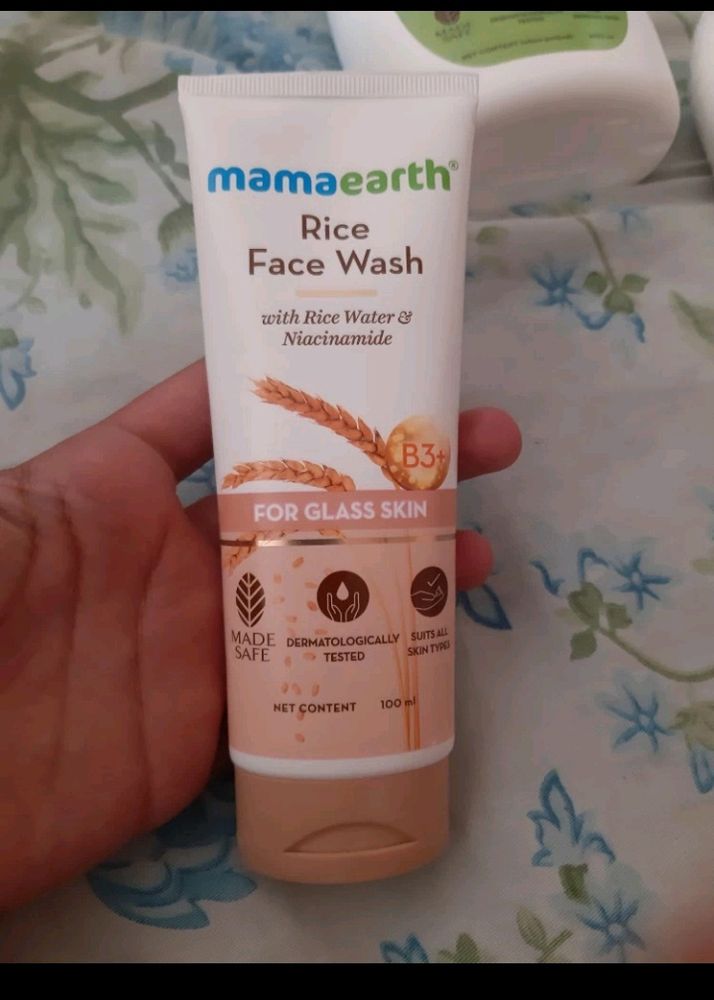 Mamaearth Rice Water With Niacinamide