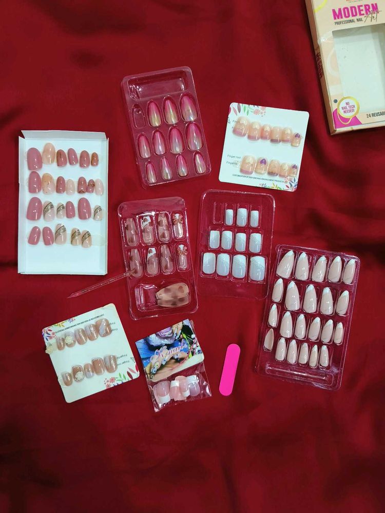Press-On Nail Set of 8