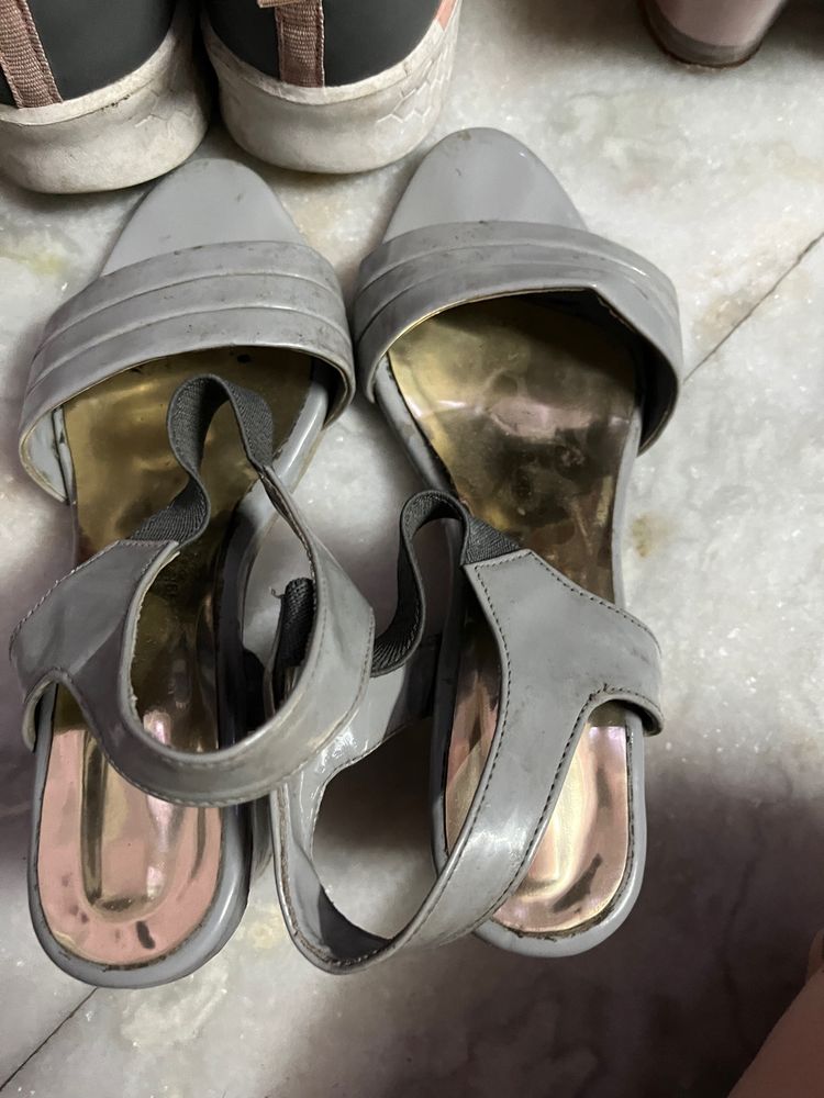 4 pair of shoes