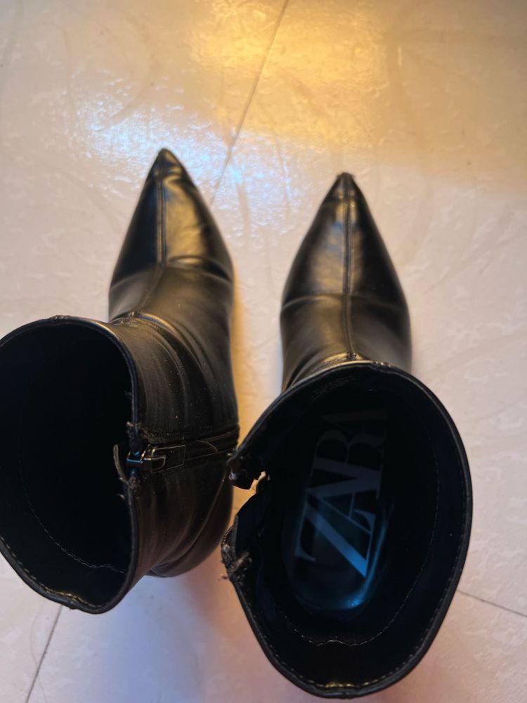 Zara Black Pointed Boots