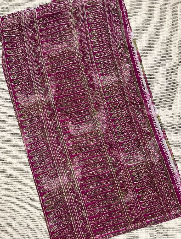 Pink Paisley Print Saree