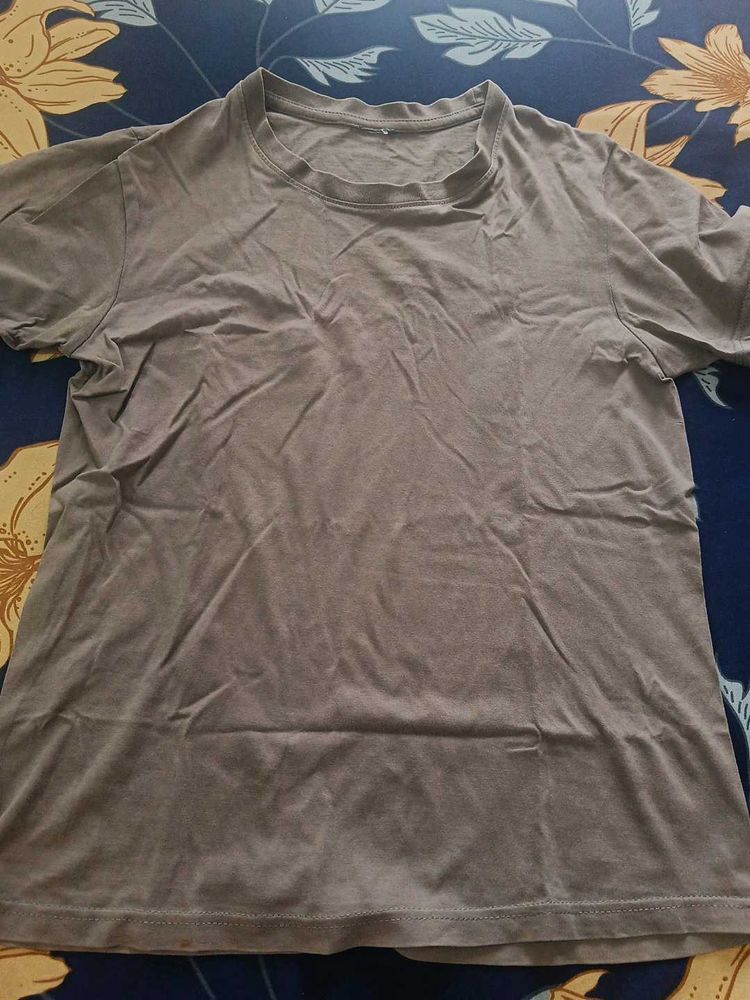 Grey Solid Tshirt M Size