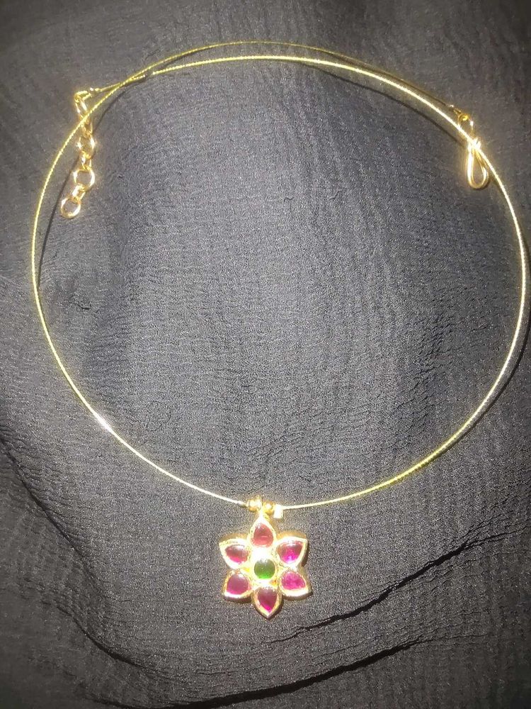 Gold Tone Flower Pendant Invisible Chain