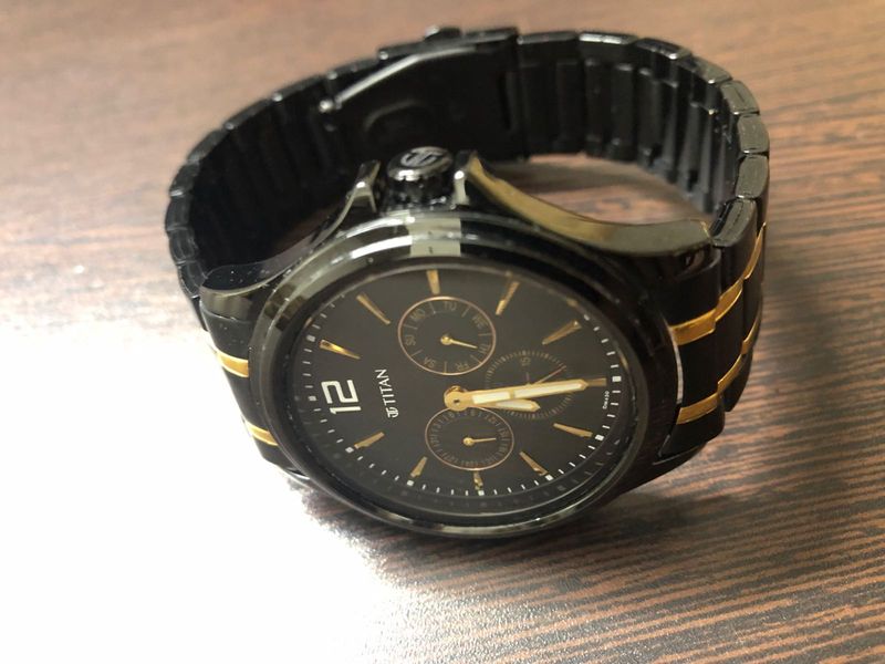 Titan Men&#39;s Watch 1698NAD
