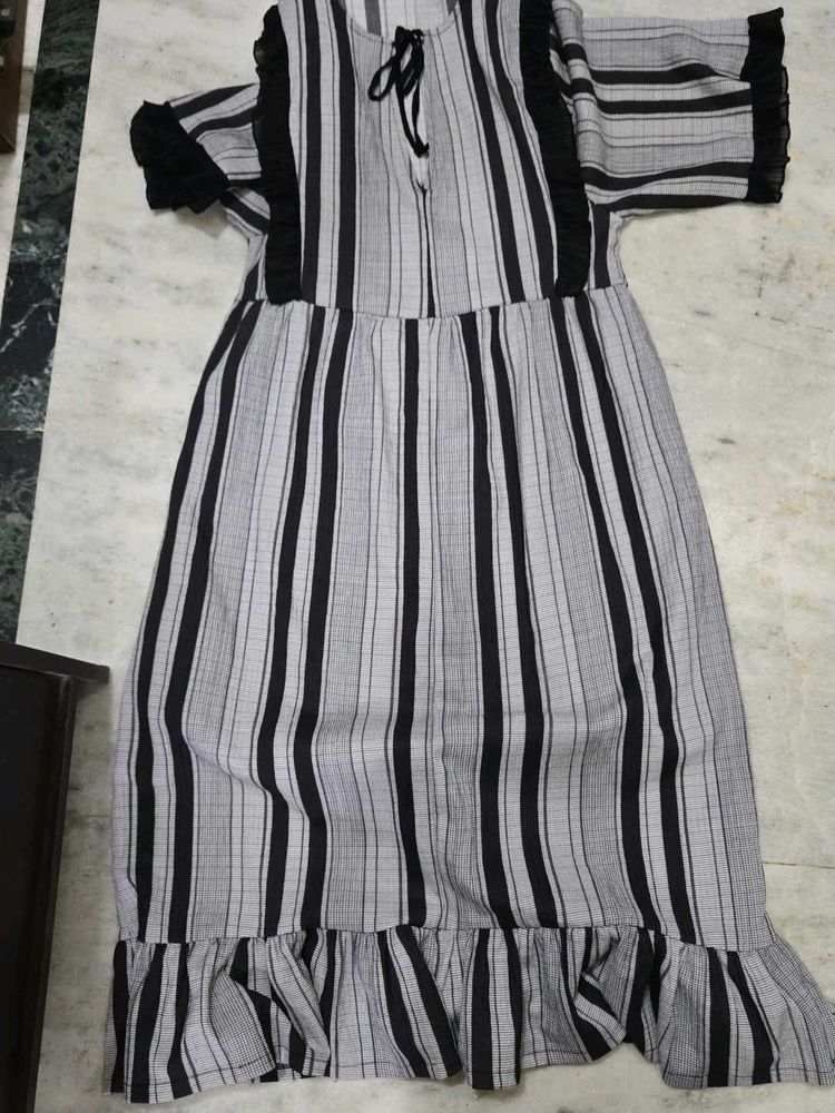 Zara Striped Midi Dress. Almost New