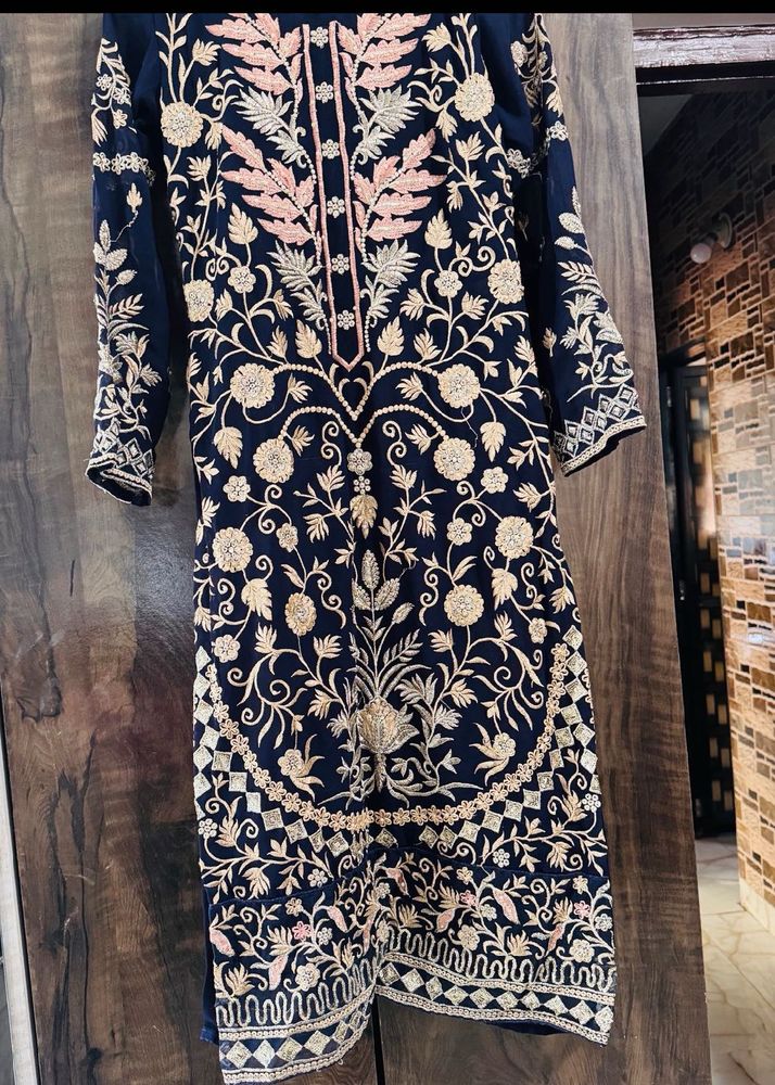 Elegant Embroidered Kurta
