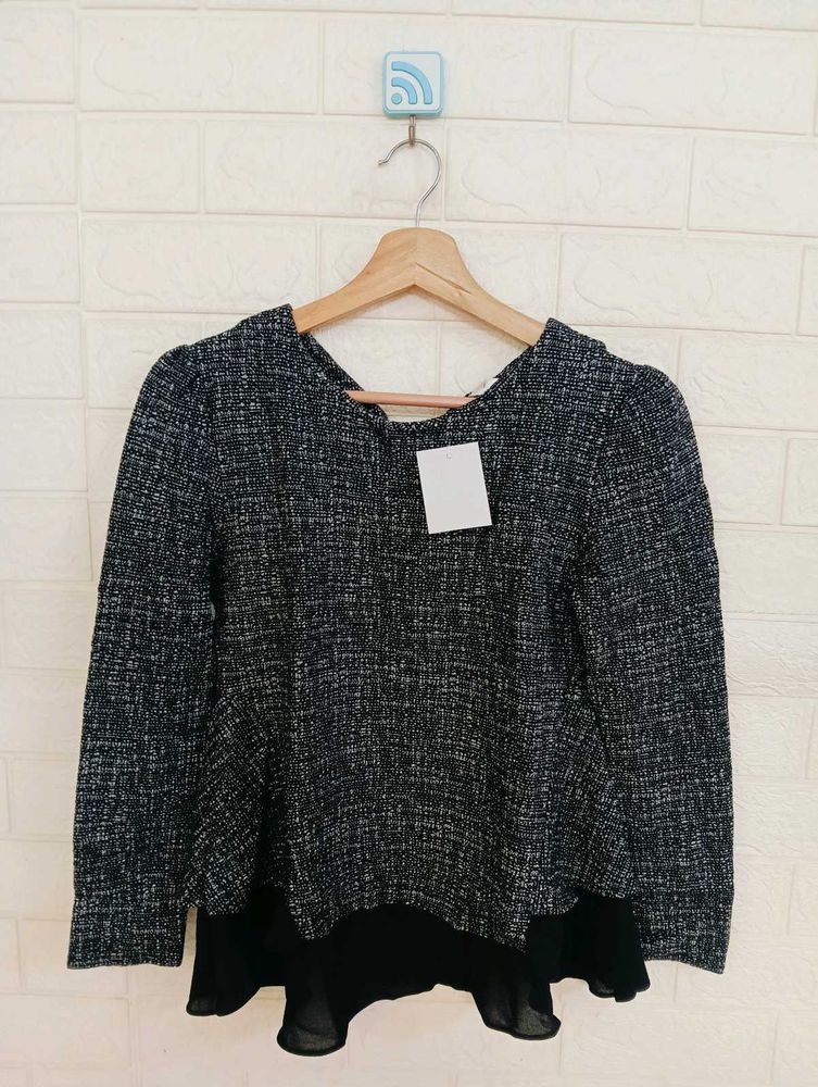 Chic Black &amp; White Top