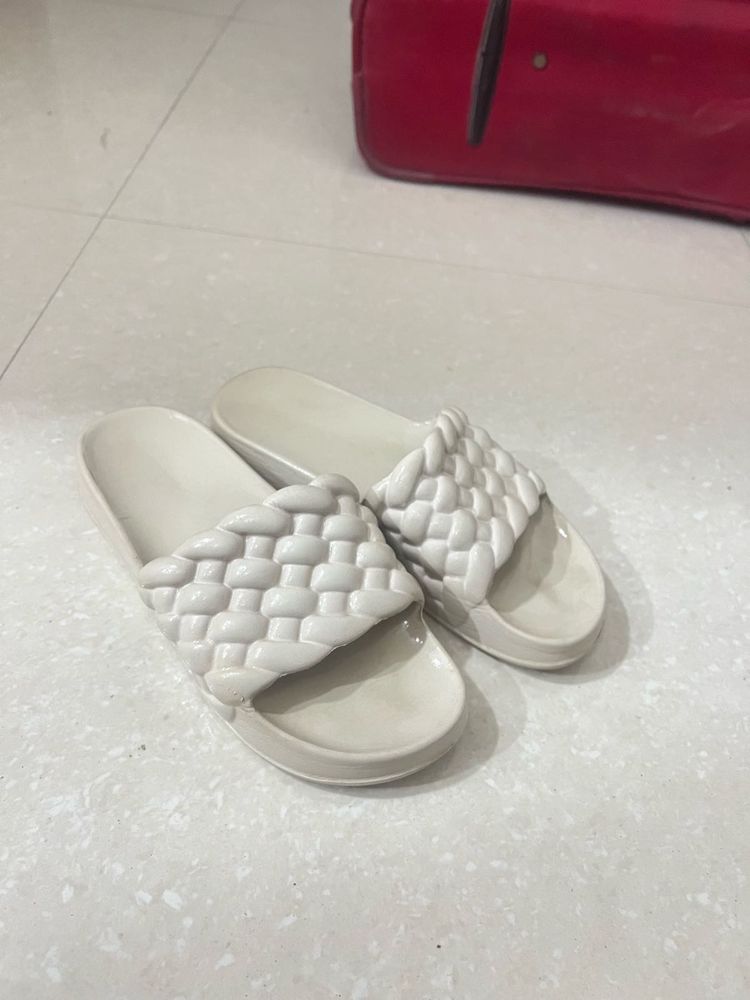 Braided cream Slides