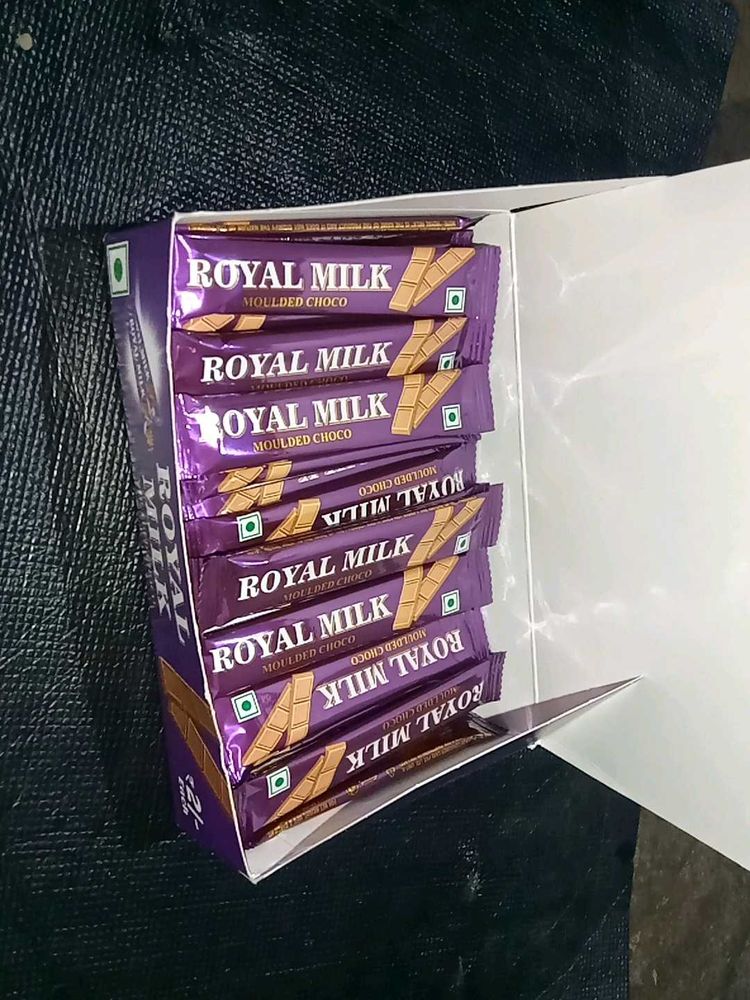 Royal Milk Chocolate 🍫 with 40 pic