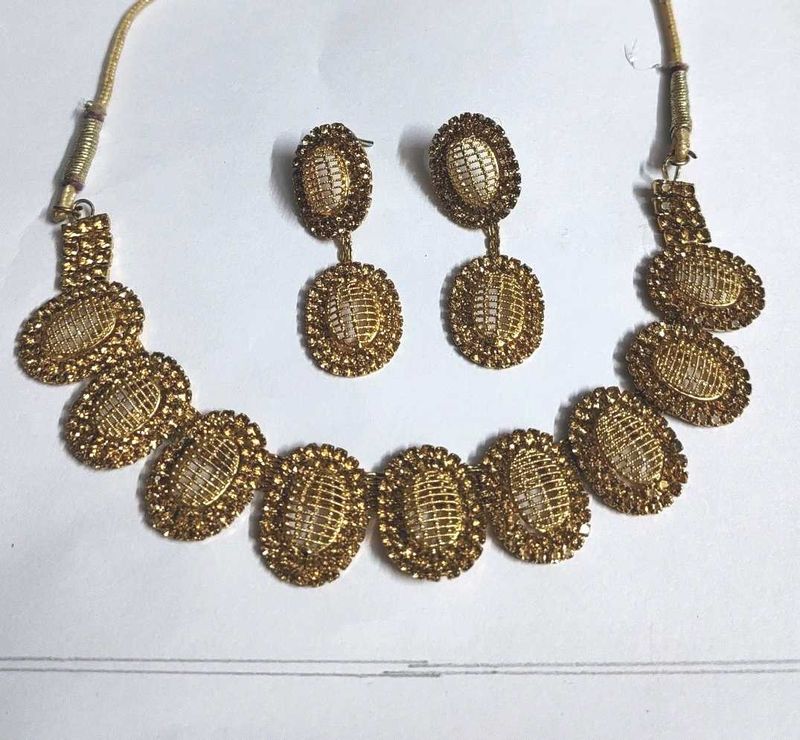 Elegant Gold Jewelry Set