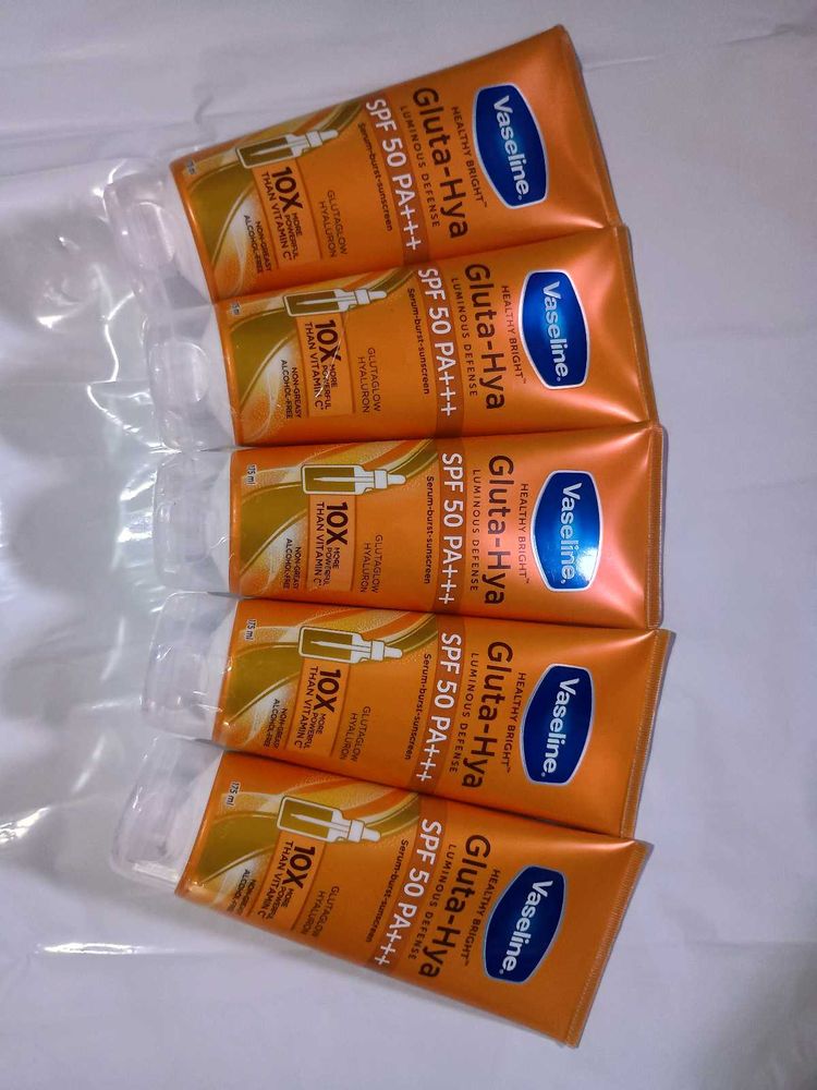Set Of 5 Vaseline Gluta-Hya SPF 50