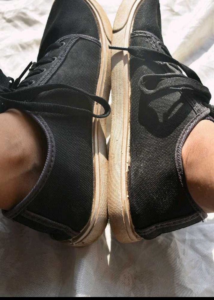 black trekking shoes