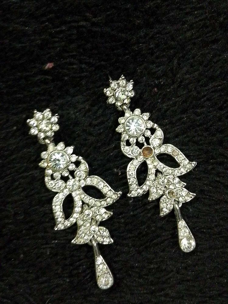 New Earings For Girls In Party