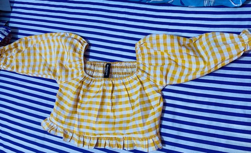 Crop top(Puff sleeves yellow &amp; white checkered)