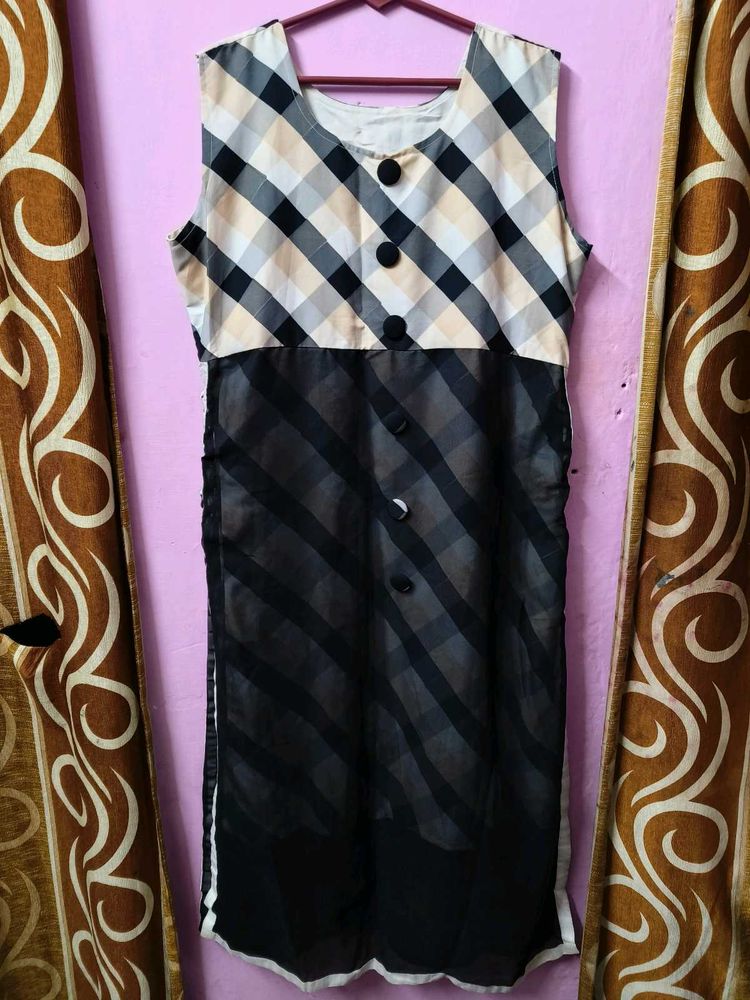 Stylish Checkered Kurti