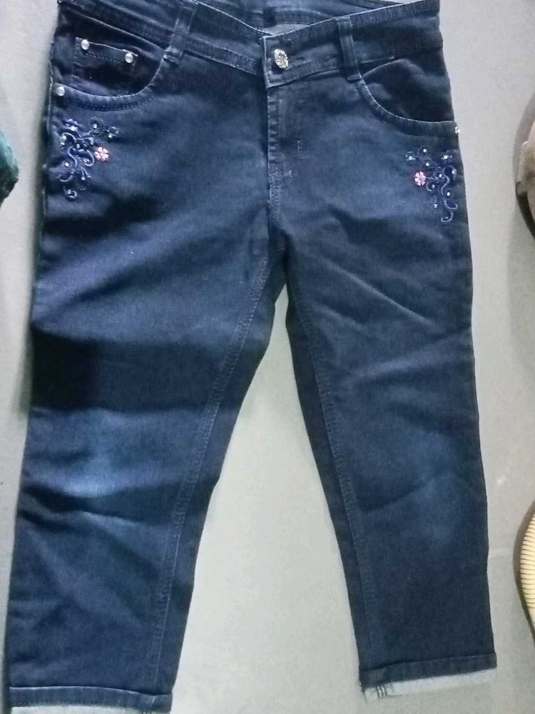 Embroidered Capri Jeans