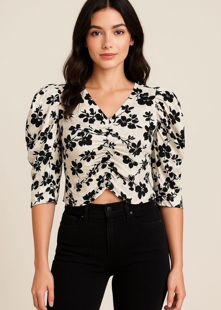 WHITE FLORAL CROP TOP WITH ELEGANT SLEEVES