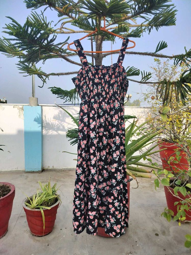 Black sleeveless summer dress