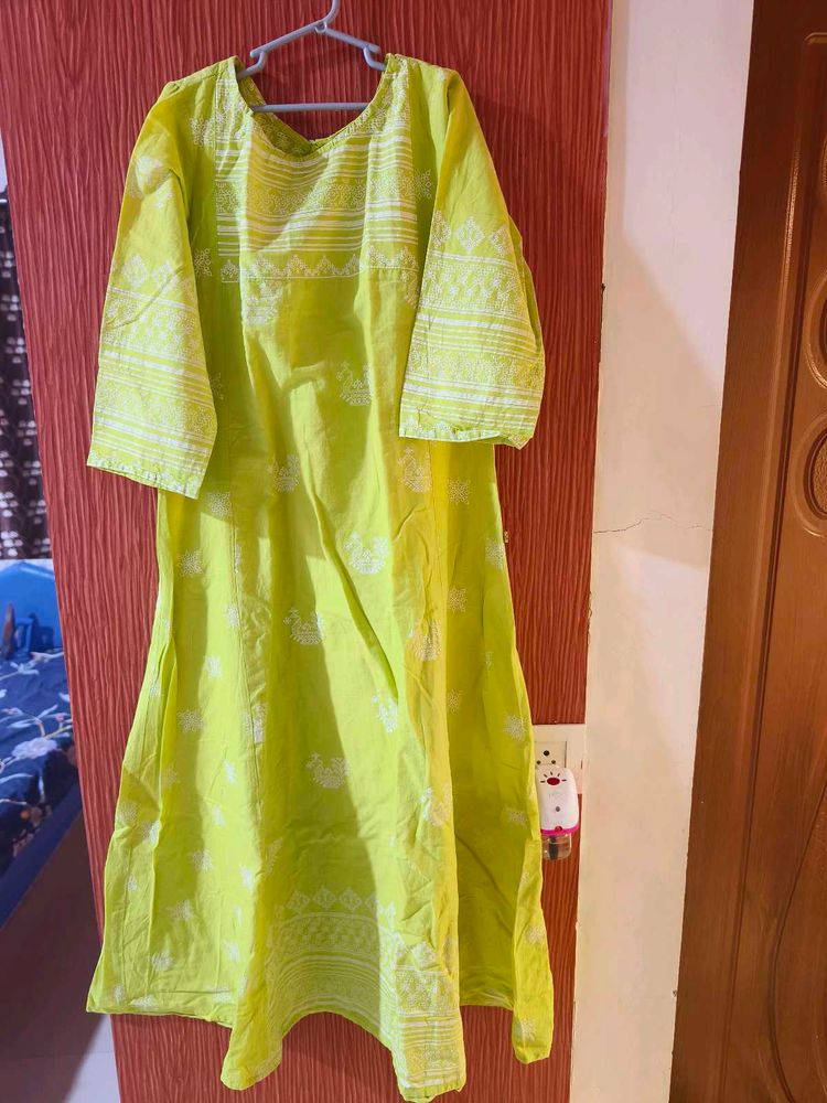 Avaasa Neon chikankari work kurta