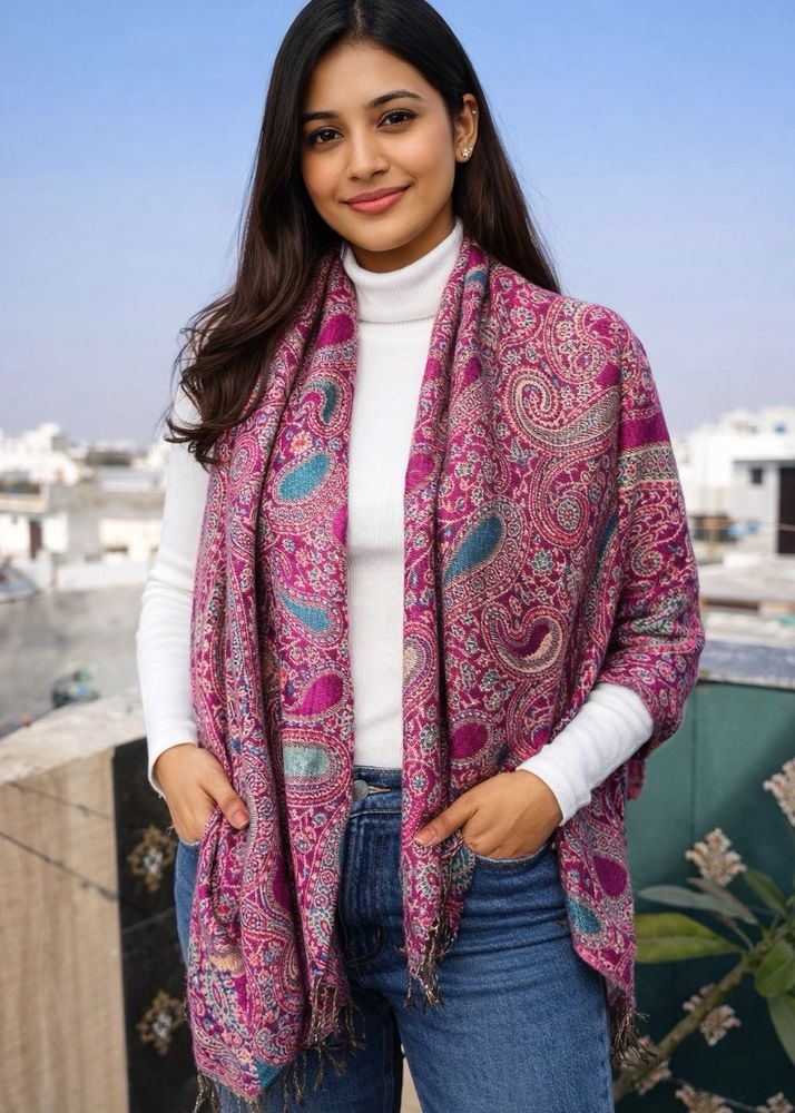Paisley premium stole