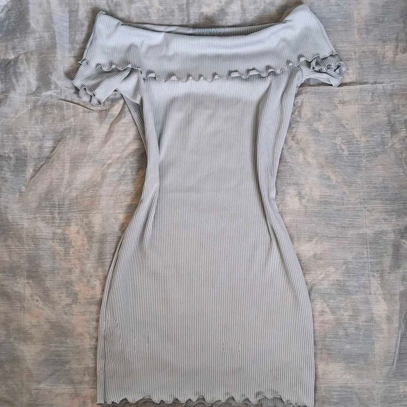 H&amp;M ribbed Off-Shoulder Dress