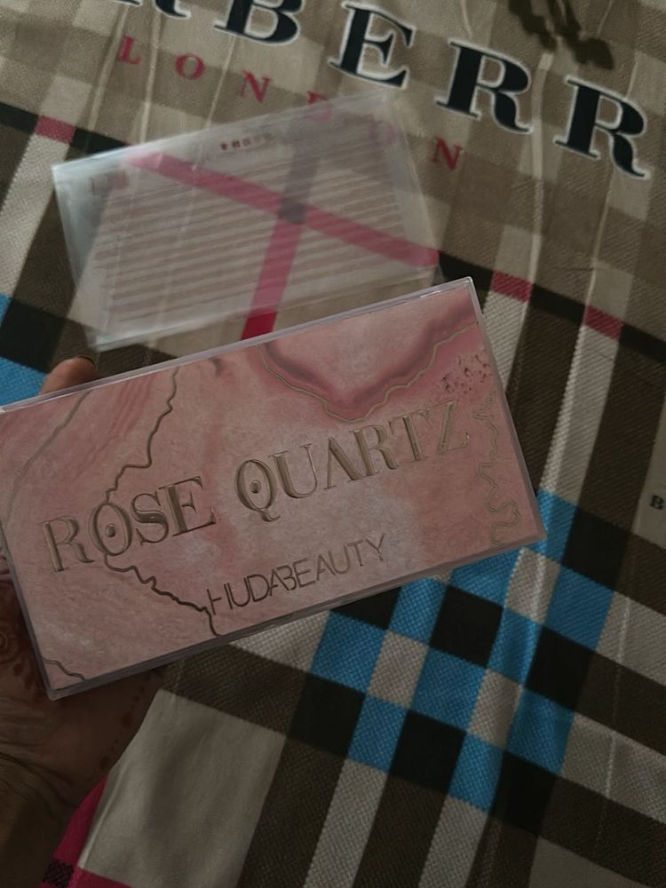 Huda Beauty Rose Quartz Palette