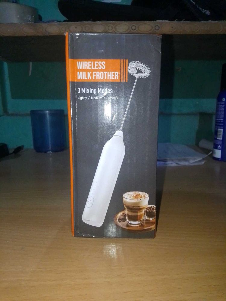 ⭐ Milk Frother – Perfect for Coffee Lovers ⭐