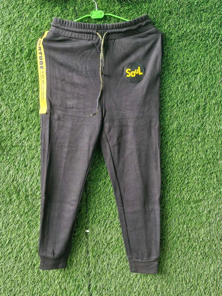 BLACK JOGGERS