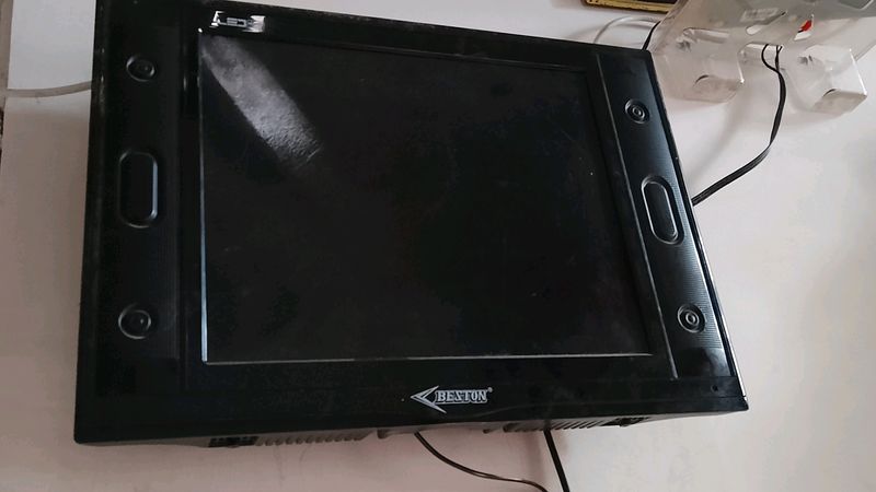 Beston Led TV No Issue With Tv The only problem is the lining. On Tv