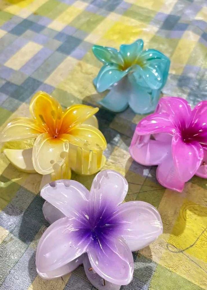 Floral Hair Claw Clips
