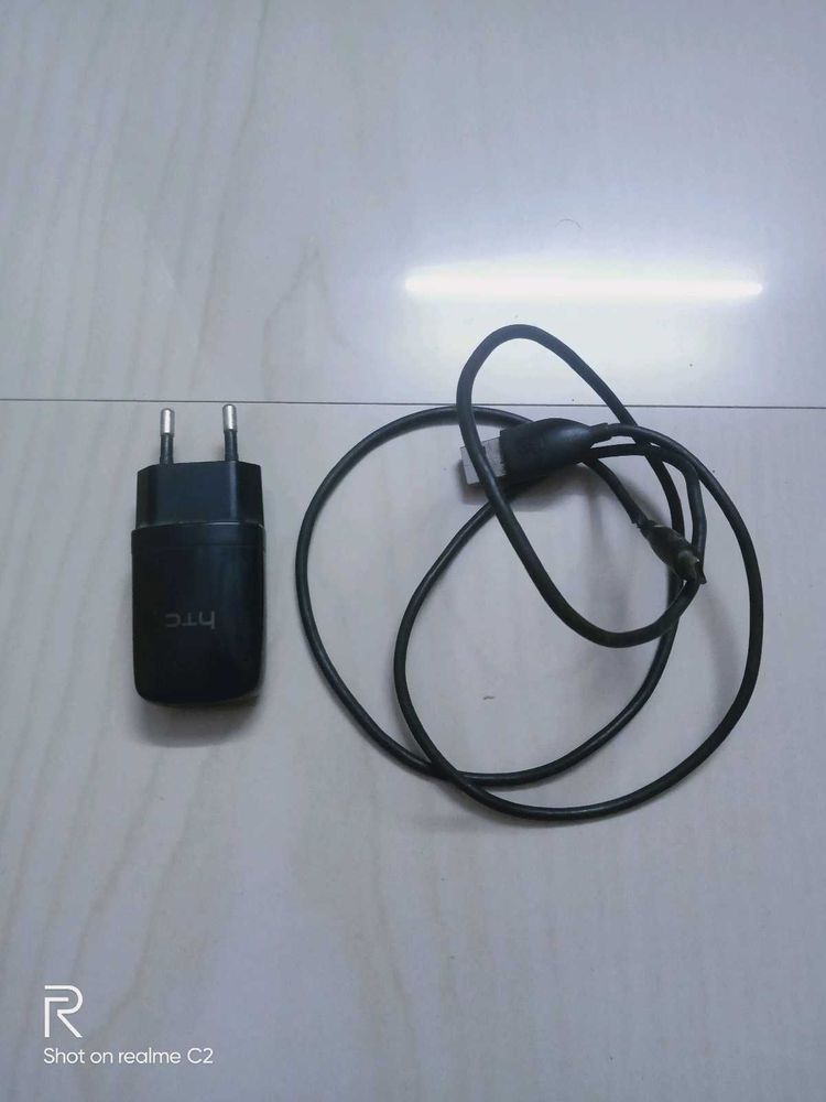 HTC ORIGINAL MOBILE CHARGER