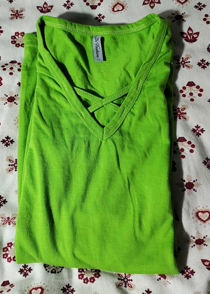 🌿 Bright Green Women’s Full-Sleeve Top – Trendy V