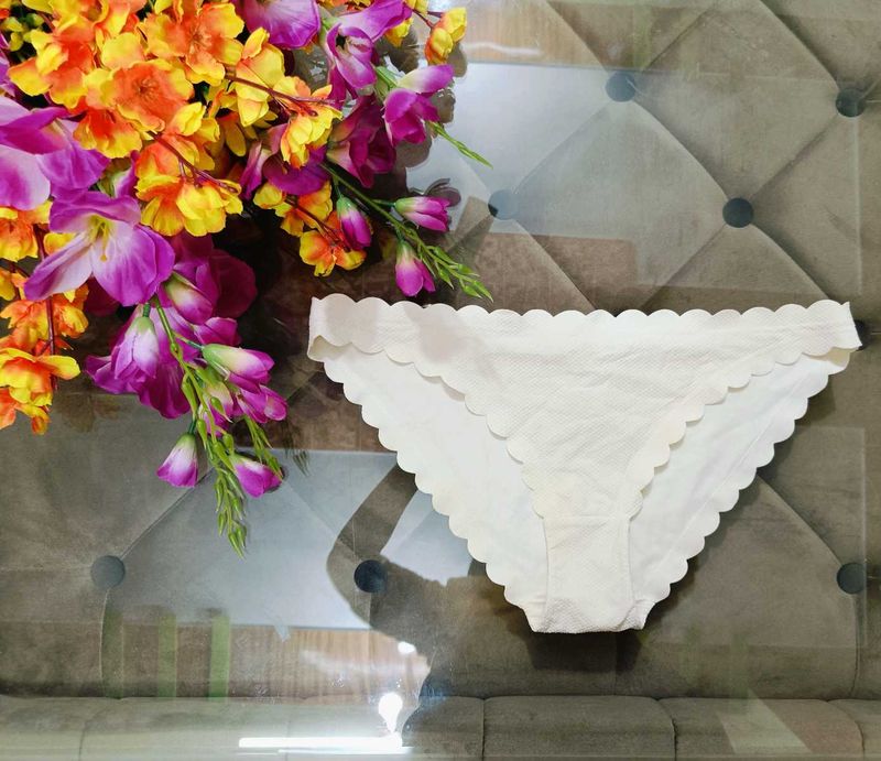💖H&amp;M Cute White Panties