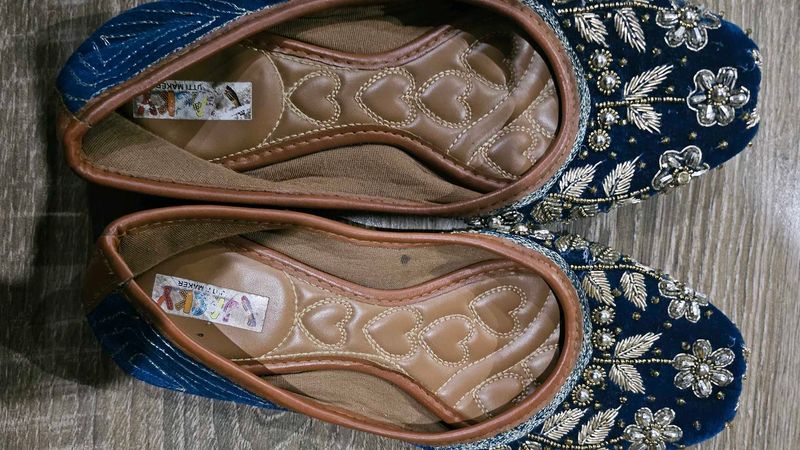 Embroidered Pakistani Juttis