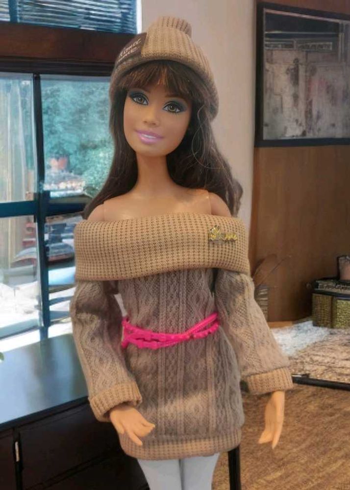 Early Wave 2000s Fashionista Barbie Doll