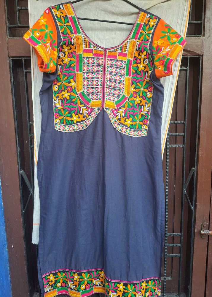 Women Traditional Kurti