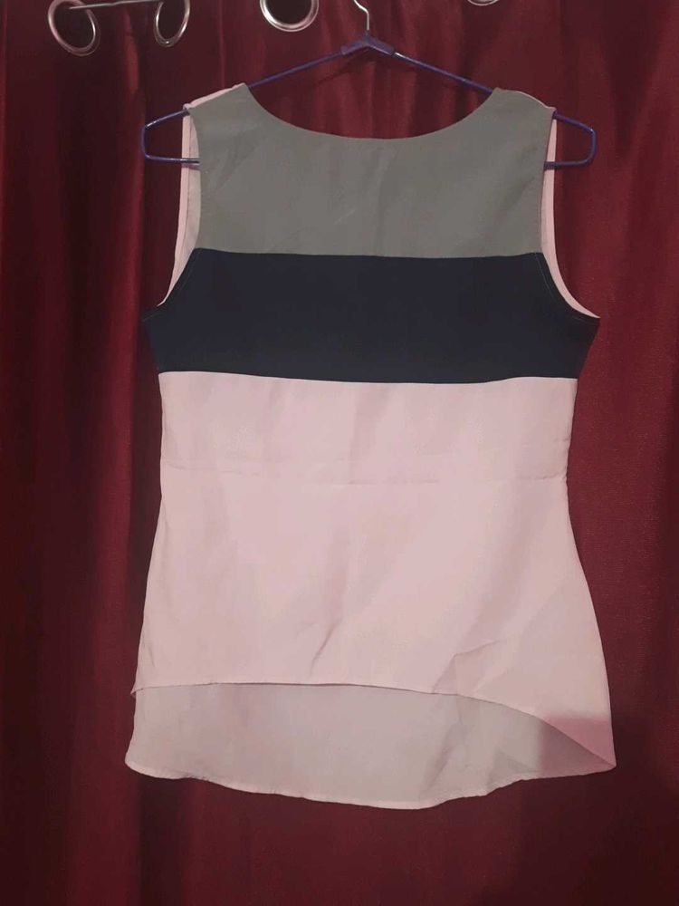Color Block Sleeveless Blouse