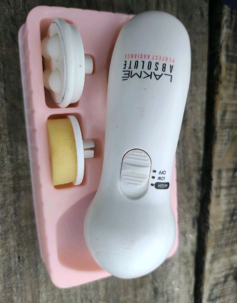 Lakme Absolute Perfect Radiance Face Massager