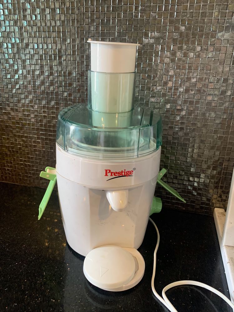 Prestige Centrifugal Fruit Juicer