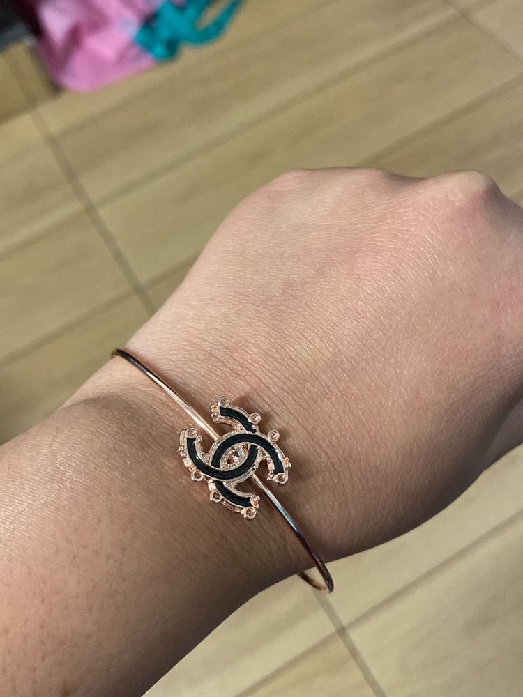 Chanel Symbol Bracket