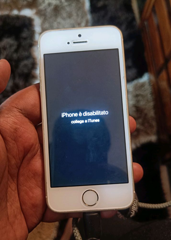 Apple iPhone SE 64 GB