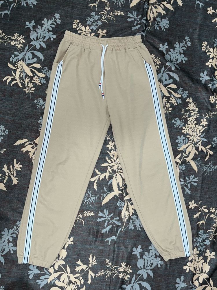 BEIGE SWEATPANTS