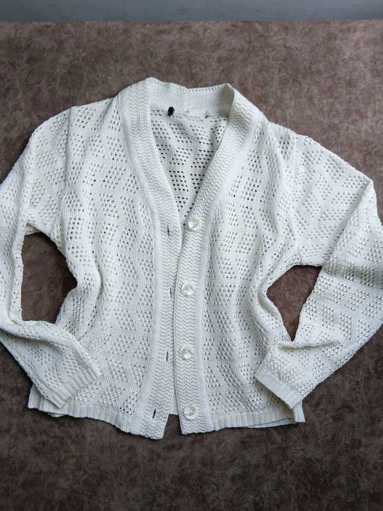 Off White Buttoned Sweaters 🍥🌸