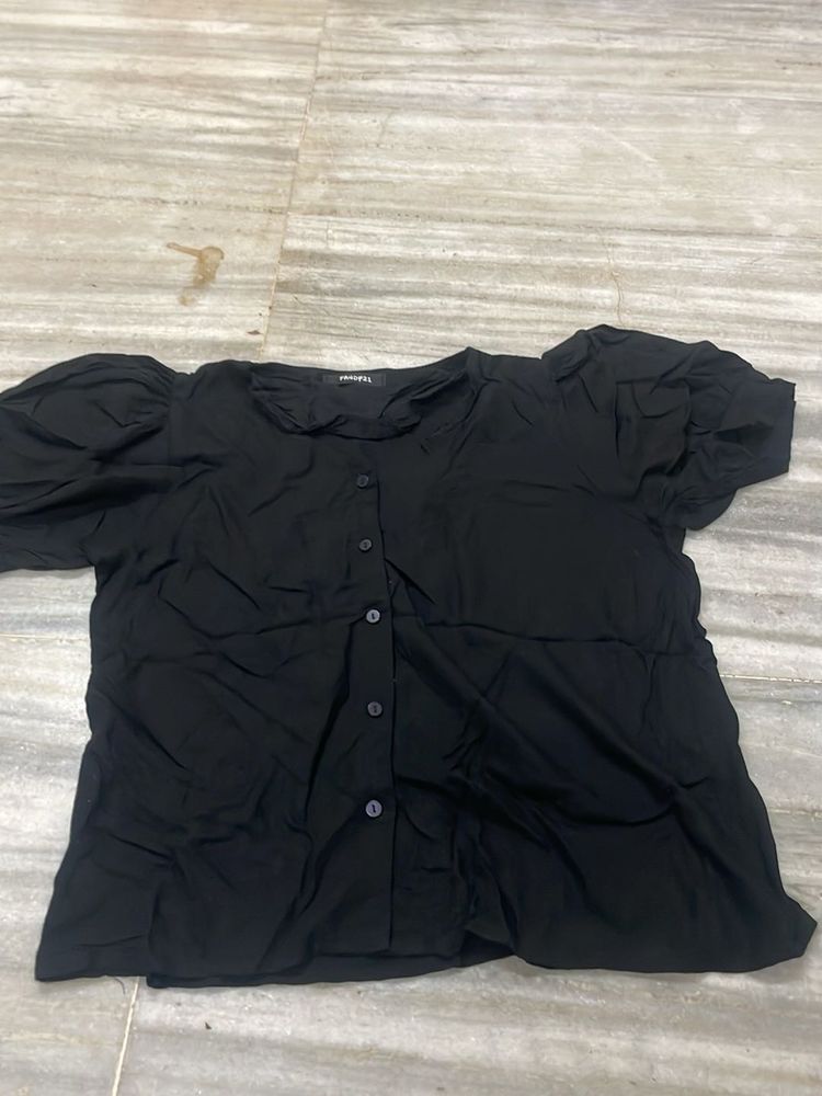 Black Puff Sleeve Top