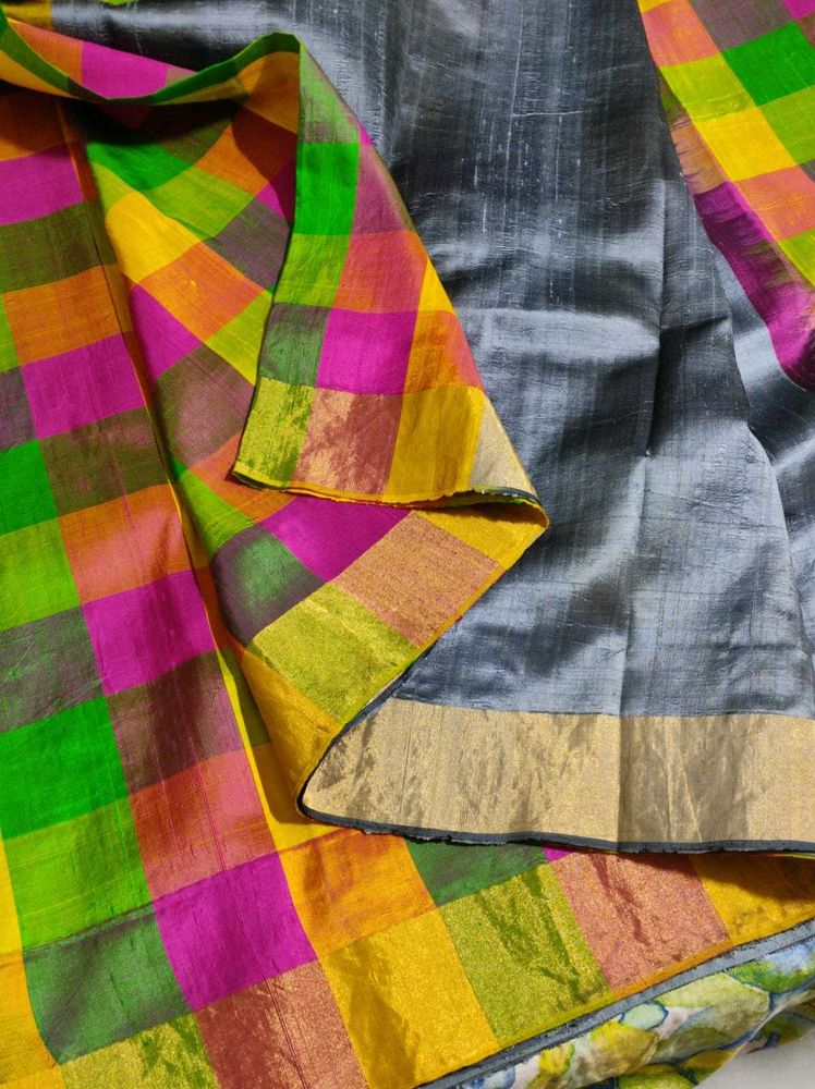 Grey Raw Silk Saree With Checked Pallu And Pleats