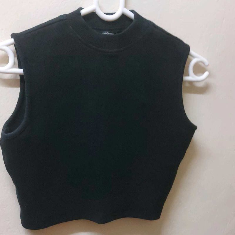 Sleeveless Black Crop Top