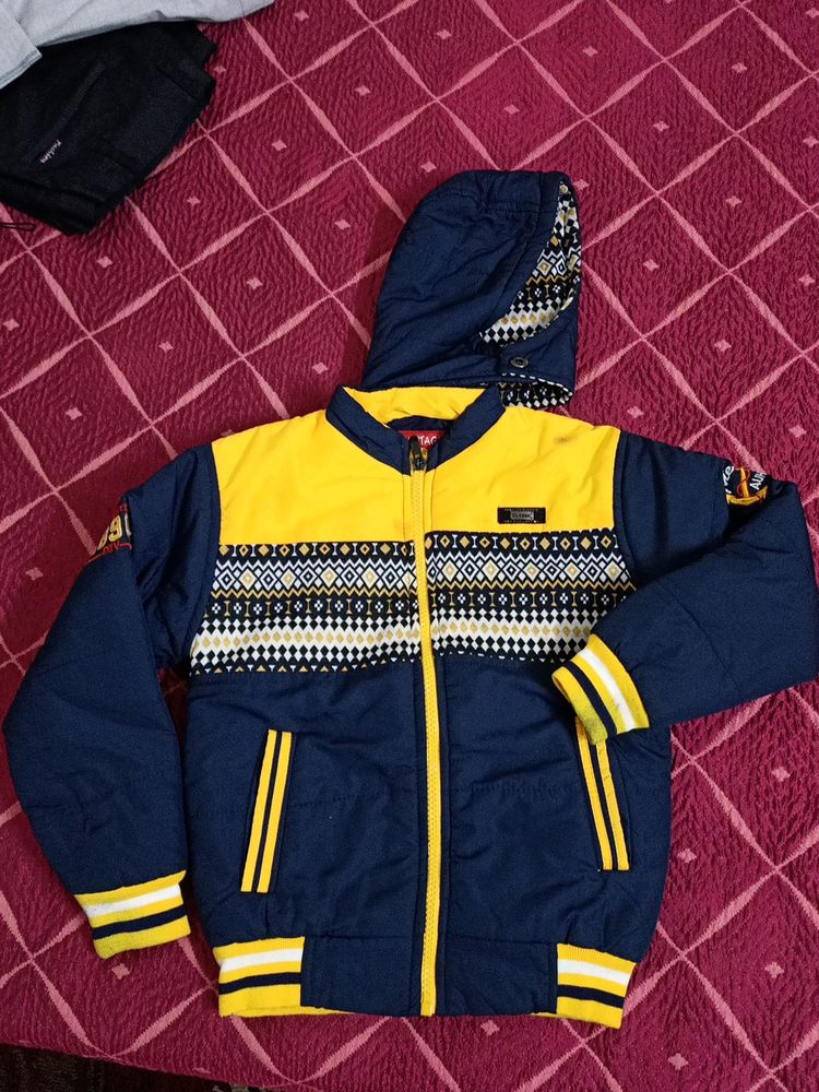 Boyz Jacket With Hoodies