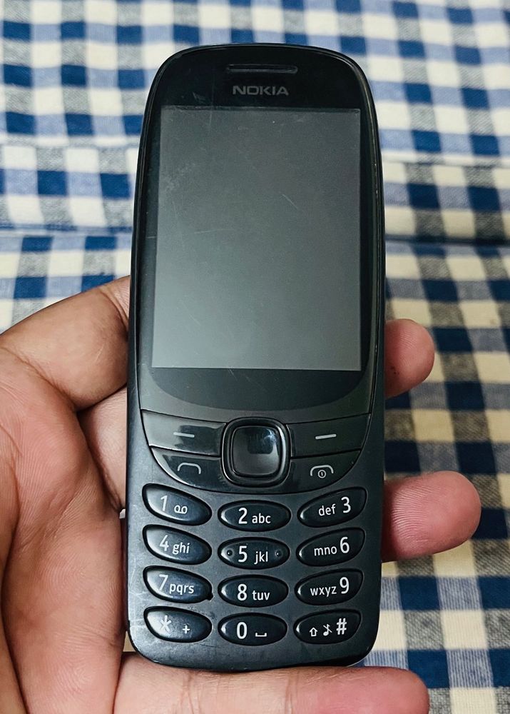 Nokia 6310 (2024) - Classic Style!