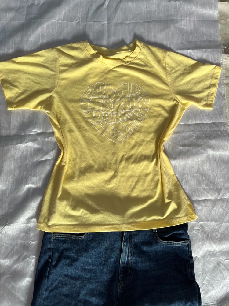 🌸Yellow Graphic Tee 🌸